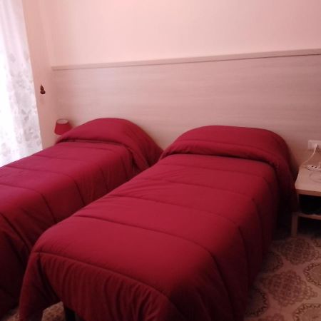 Albergo Maria Cristina Esperia المظهر الخارجي الصورة